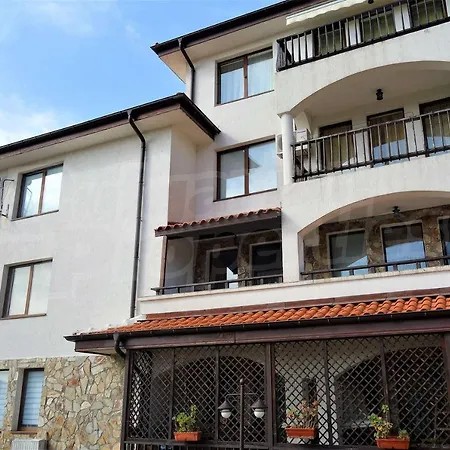 Kambani Bells 3 Ap 7a Апартаменты *